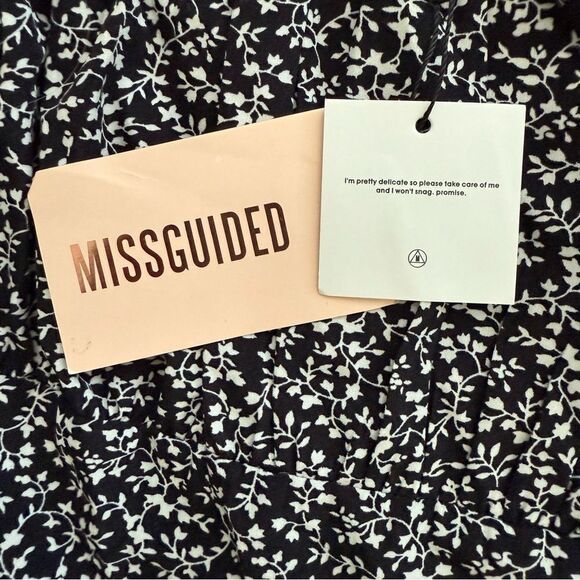 Missguided Floral Ruched Bust Skater Dress Puff Sleeve Plus Size 14 Black White - Picture 4 of 10